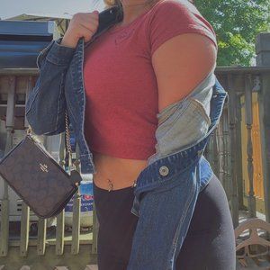 Burgundy Fitted T-Shirt w/Embroidery